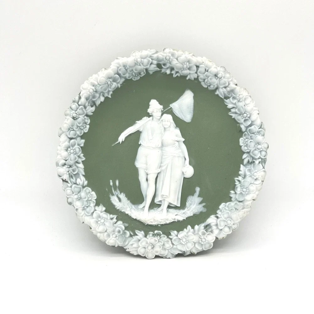 Vintage Unsigned Jasperware Sage Green‎ White Couple Floral Relief Wall Hanger